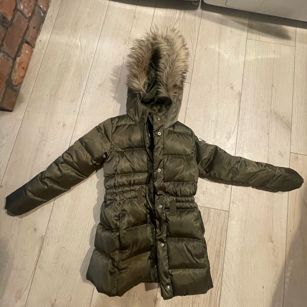 Size 8 girls or boys winter warm parka ❄️